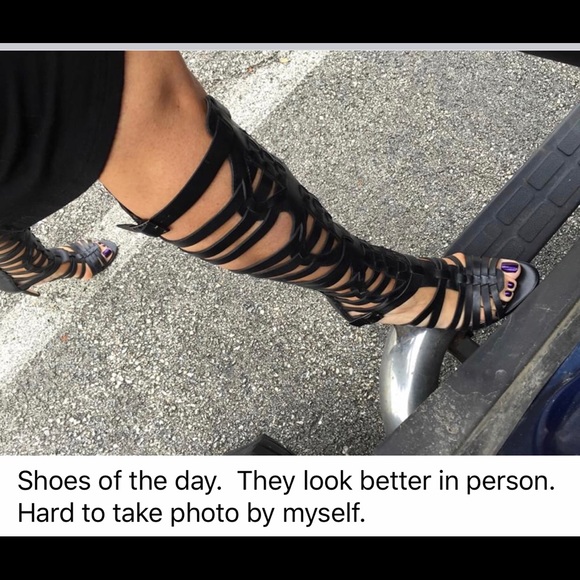 Vince Camuto Shoes - Vince Camuto Gladiator BlackLeather sandals